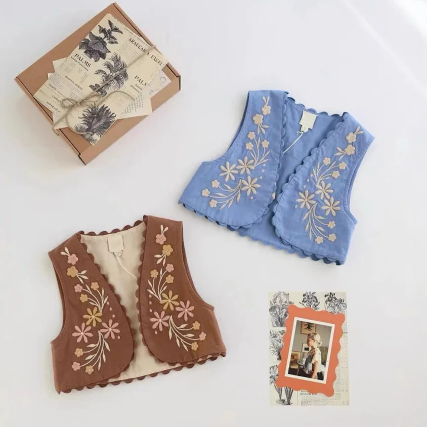 Girls Vest 2025 Spring And Summer New Embroidery Printing Fashion Undershirt Jacket Cotton And Hemp Sweet And Lovely Girls Vest
Girls Vest 2025 Spring And Summer New Embroidery Printing Fashion Undershirt Jacket Cotton And Hemp Sweet And Lovely Girls Vest