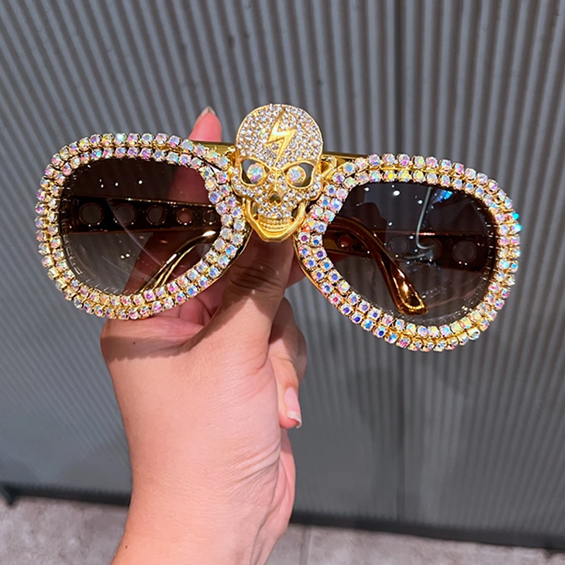 New 2025 Personalized Trendy European American Sexys Retro Sunglasses Diamond-Encrusted Cat-Eye Sunglasses Men High-End Eyewears
New 2025 Personalized Trendy European American Sexys Retro Sunglasses Diamond-Encrusted Cat-Eye Sunglasses Men High-End Eyewears