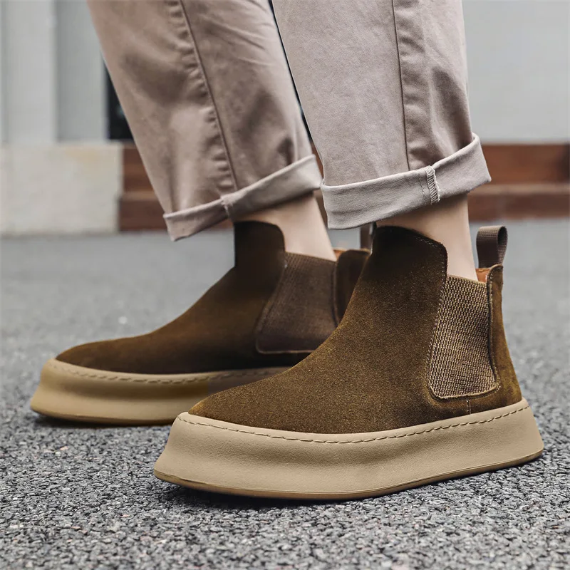 Мужские повседневные ботинки «Челси» в английском стиле, обувь на плоской подошве, обувь на платформе, ковбойские ботильоны, массивные ботинки из коровьей замши, короткие мужские ботинки
Мужские повседневные ботинки «Челси» в английском стиле, обувь на плоской подошве, обувь на платформе, ковбойские ботильоны, массивные ботинки из коровьей замши, короткие мужские ботинки