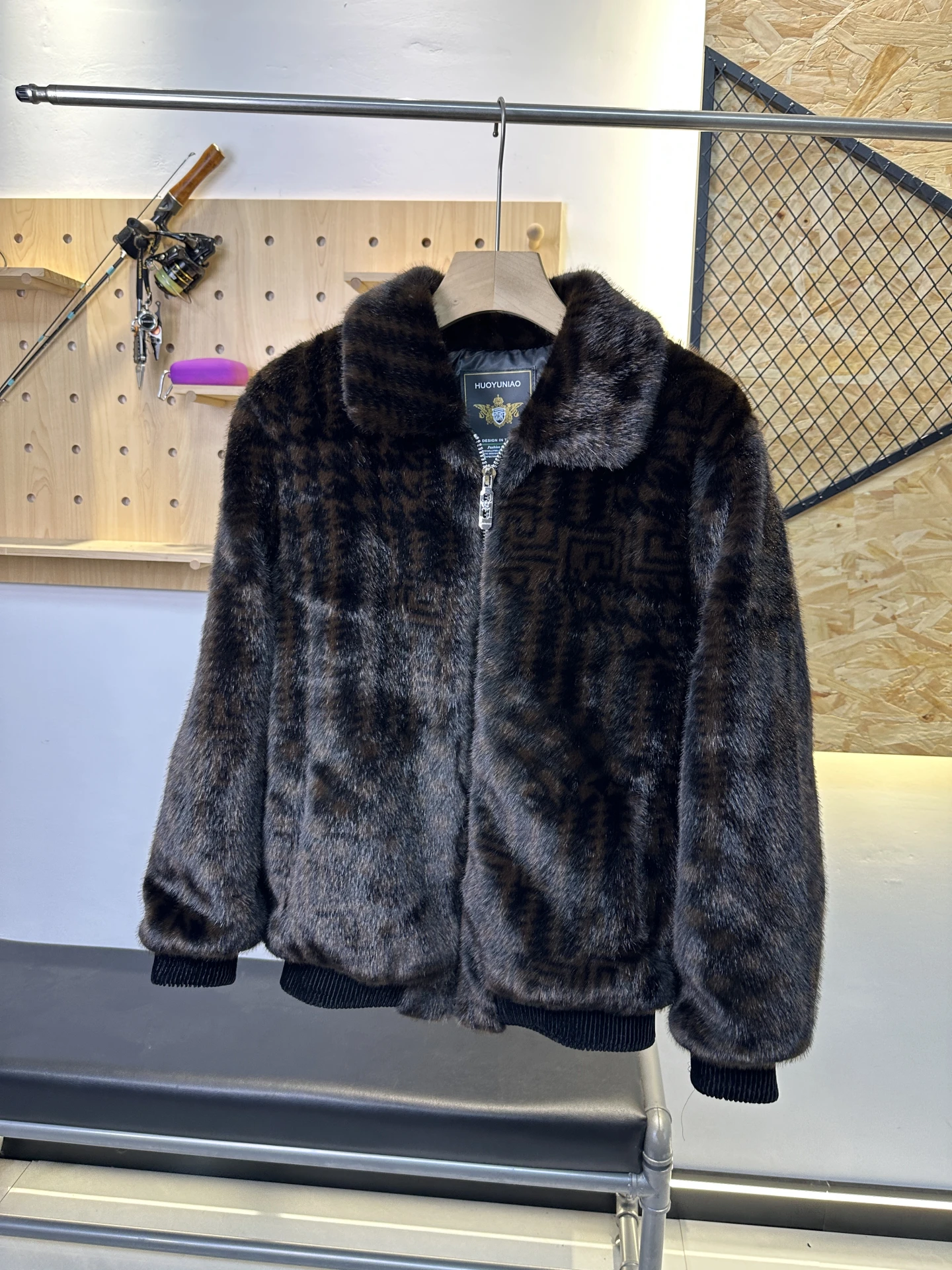 Thiened Men's Casual Faion Coat with Turn-down Collar Made of Mink Fur for Autumn And Winter Stand Fit Long ...
Thiened Men's Casual Faion Coat with Turn-down Collar Made of Mink Fur for Autumn And Winter Stand Fit Long ...