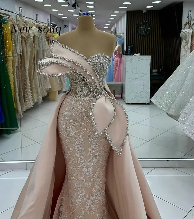 Вечерние платья телесного цвета из двух частей цвета шампанского, индивидуальные 2026, арабские кристаллы, бисерные вечерние юбки, длинные платья для выпускного вечера для свадьбы
Вечерние платья телесного цвета из двух частей цвета шампанского, индивидуальные 2026, арабские кристаллы, бисерные вечерние юбки, длинные платья для выпускного вечера для свадьбы