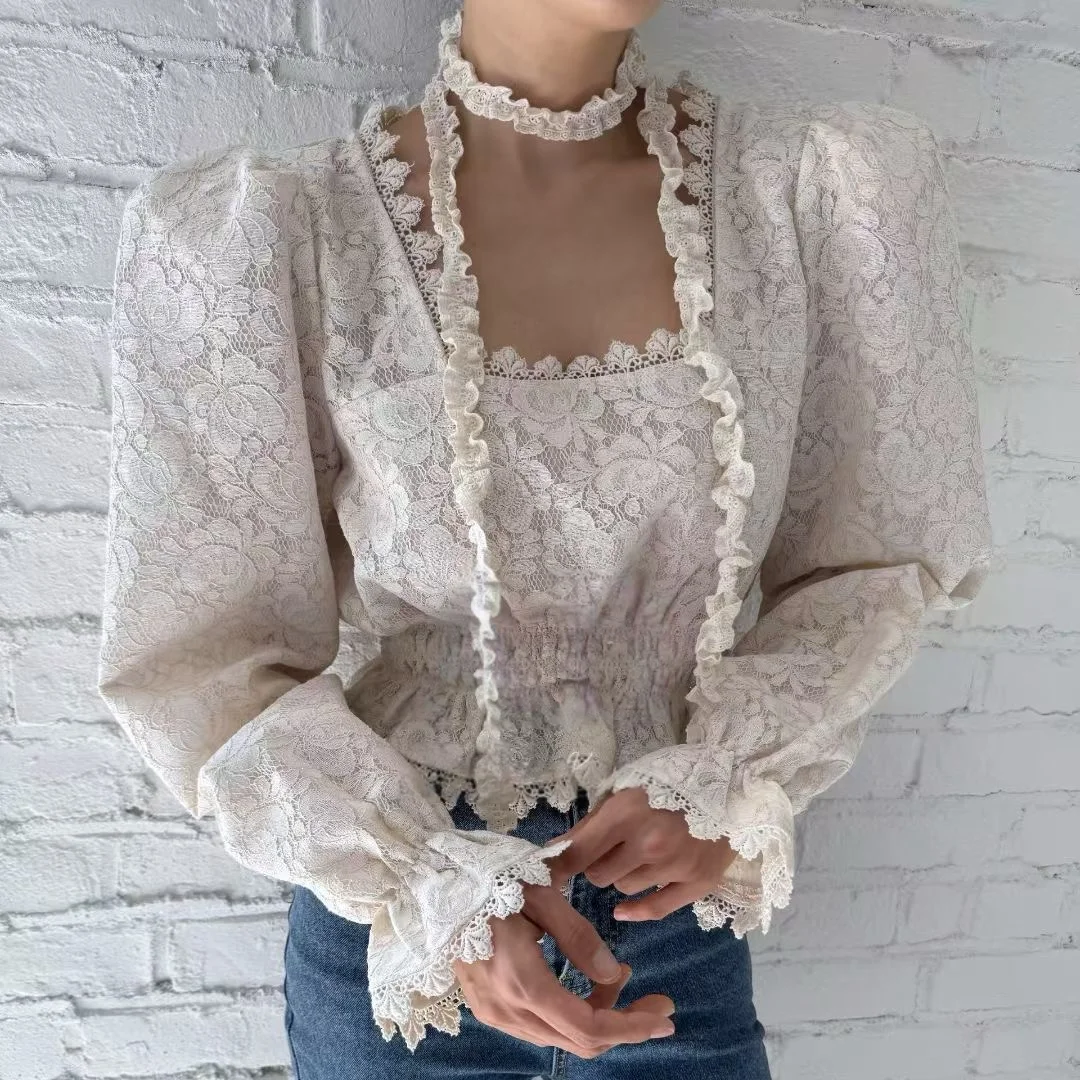 Женская осенняя новая стильная блузка, тонкая модная кружевная полая рубашка с длинными рукавами и квадратным воротником на талии
Женская осенняя новая стильная блузка, тонкая модная кружевная полая рубашка с длинными рукавами и квадратным воротником на талии