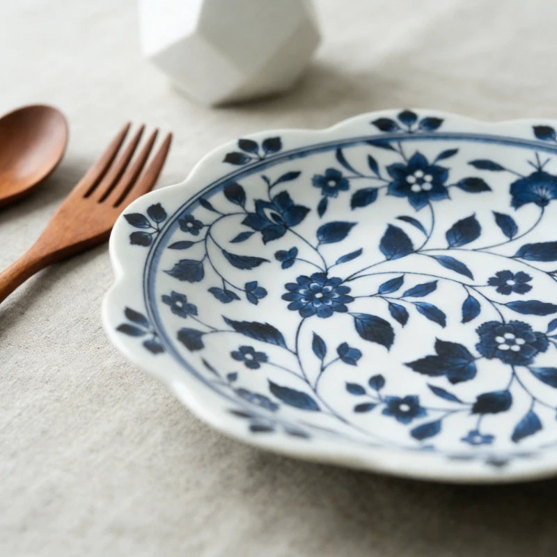 New Japanese Imported Retro Exquisite Lace Blue and White Porcelain Dinnerware Set Home Ceramic Plate Bowl Exquisite Tableware
New Japanese Imported Retro Exquisite Lace Blue and White Porcelain Dinnerware Set Home Ceramic Plate Bowl Exquisite Tableware