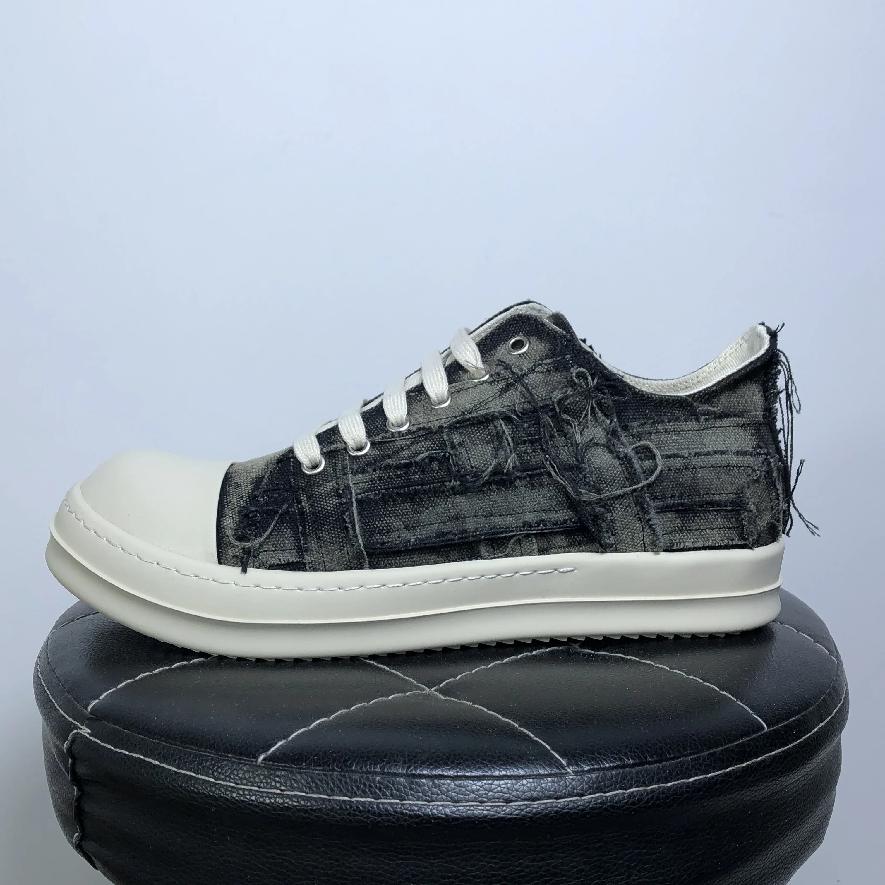 Men Women Casual Loafer Shoes Canvas Luxury Trainers Lace Up High Street Autumn Flats Designer Walking Sneakers
Men Women Casual Loafer Shoes Canvas Luxury Trainers Lace Up High Street Autumn Flats Designer Walking Sneakers