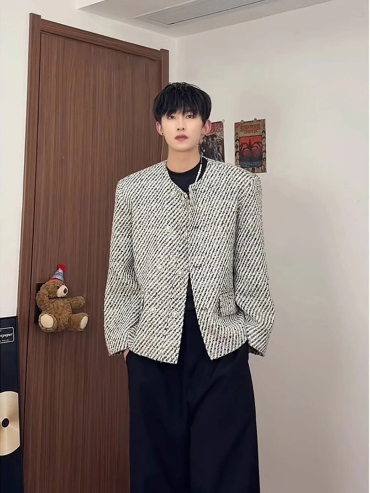 Cleanfit oulder Pad Jaet Korean Sle Men's Faion Spring Season Long Sve No Collar Korean Brand High End Feeling
Cleanfit oulder Pad Jaet Korean Sle Men's Faion Spring Season Long Sve No Collar Korean Brand High End Feeling