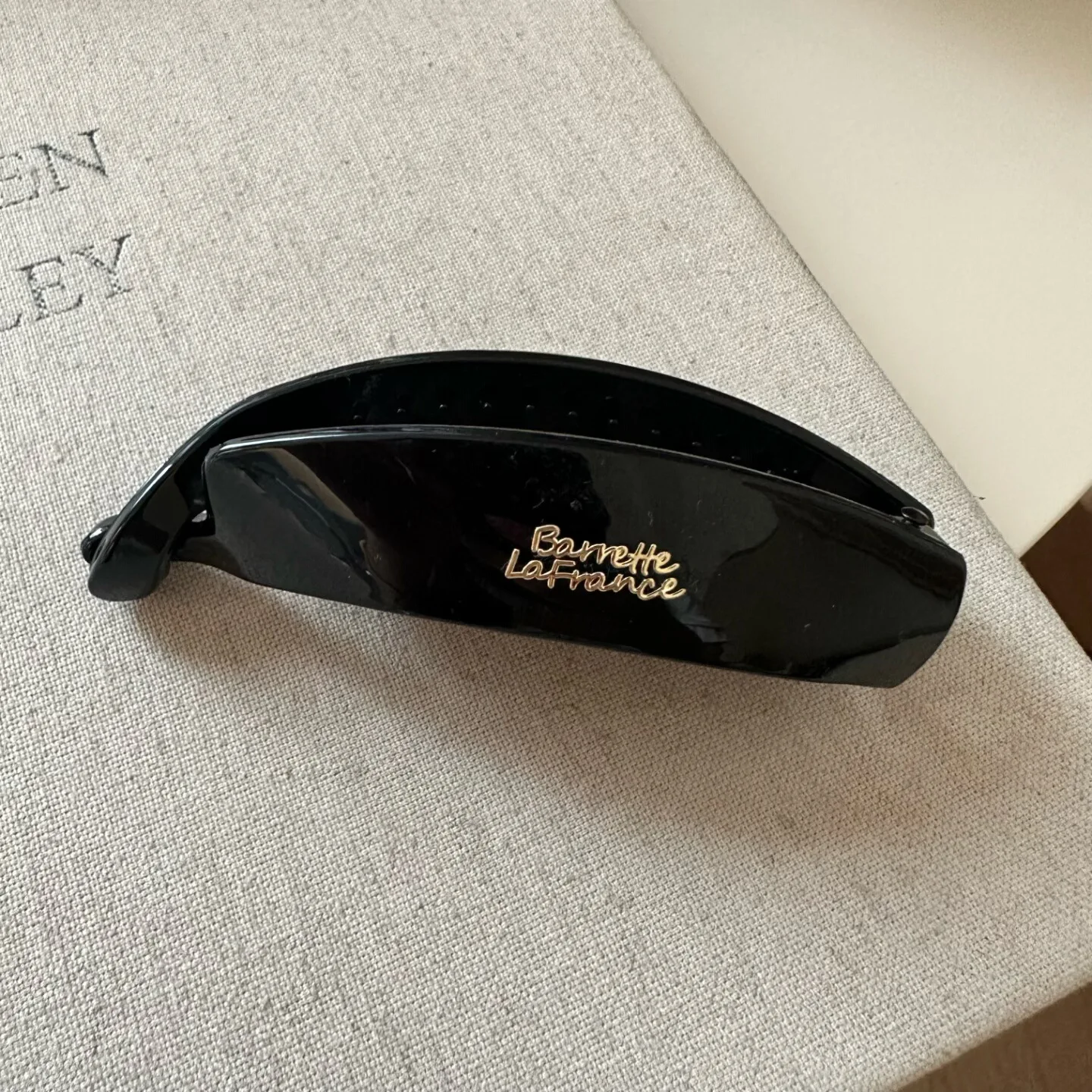 Premium Small Acrylic Banana Clip for Half Up Ponytail Back of Head Vertical and Horizontal Use Elegant Lightweight Daily Wear
Premium Small Acrylic Banana Clip for Half Up Ponytail Back of Head Vertical and Horizontal Use Elegant Lightweight Daily Wear