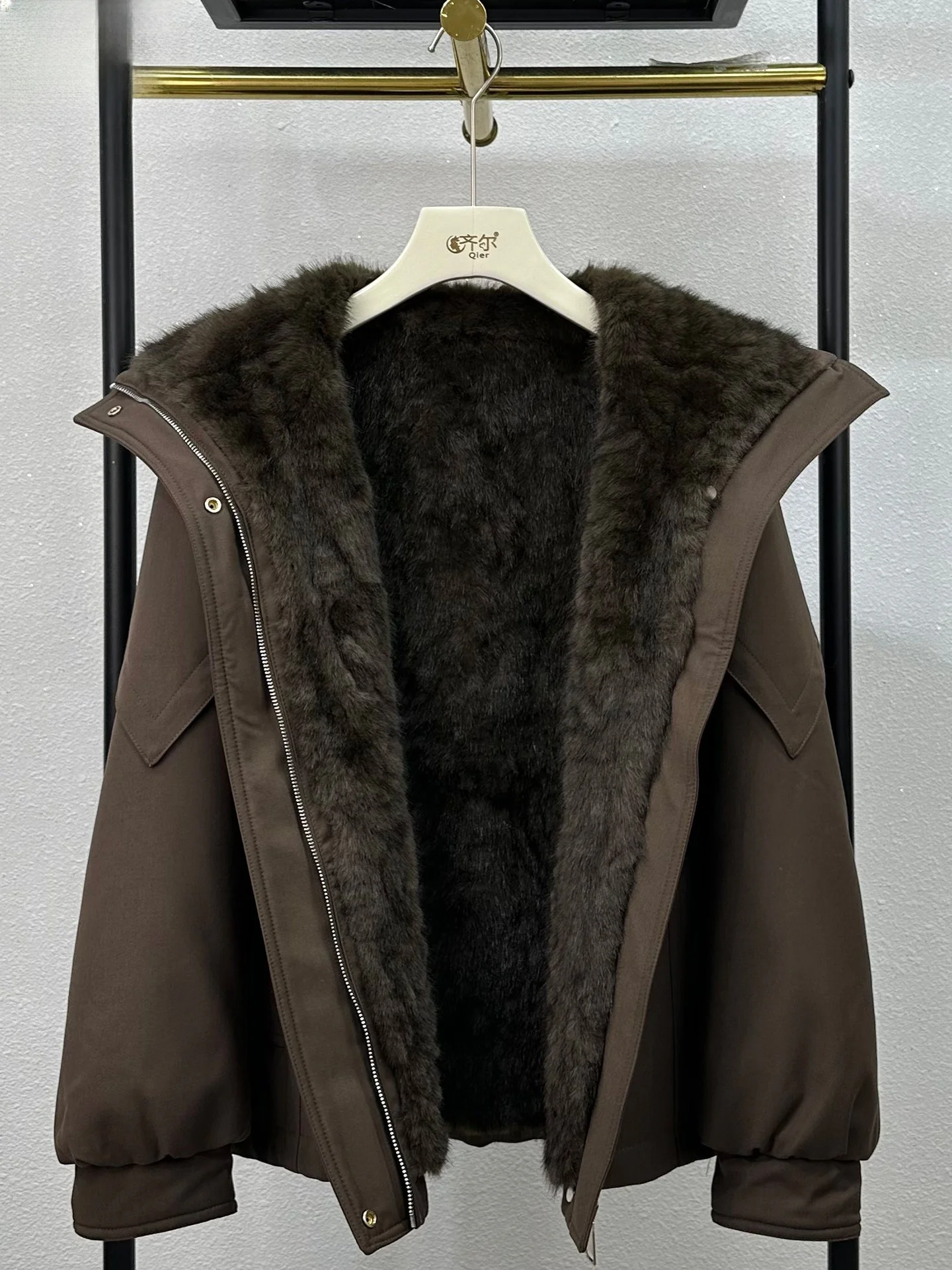 Double-Sided Wear Thi Mom Winter Fur Lined Coat New Sle Mid-Aged And ly Women's Nili Furs Overcoat Warm And Easy to ...
Double-Sided Wear Thi Mom Winter Fur Lined Coat New Sle Mid-Aged And ly Women's Nili Furs Overcoat Warm And Easy to ...