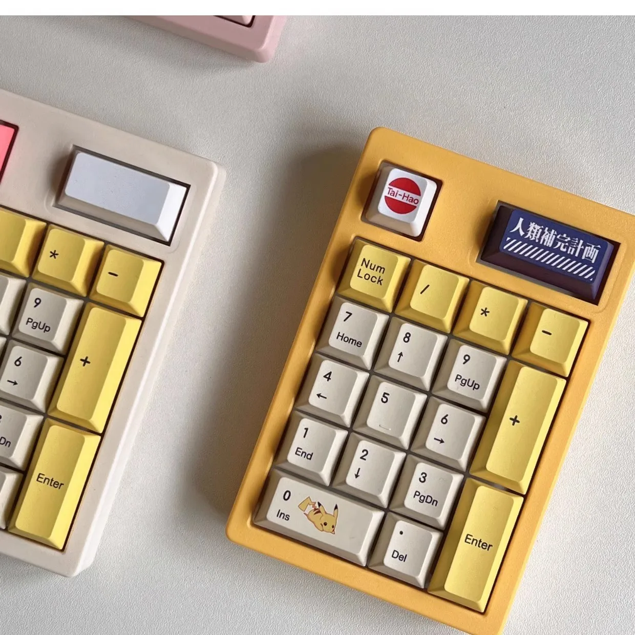 NT PAD Customized Suite 19-key RGB Hot-Swappable 3-Mode Bluetooth Digital Keypad Financial Accounting Keyboard
NT PAD Customized Suite 19-key RGB Hot-Swappable 3-Mode Bluetooth Digital Keypad Financial Accounting Keyboard