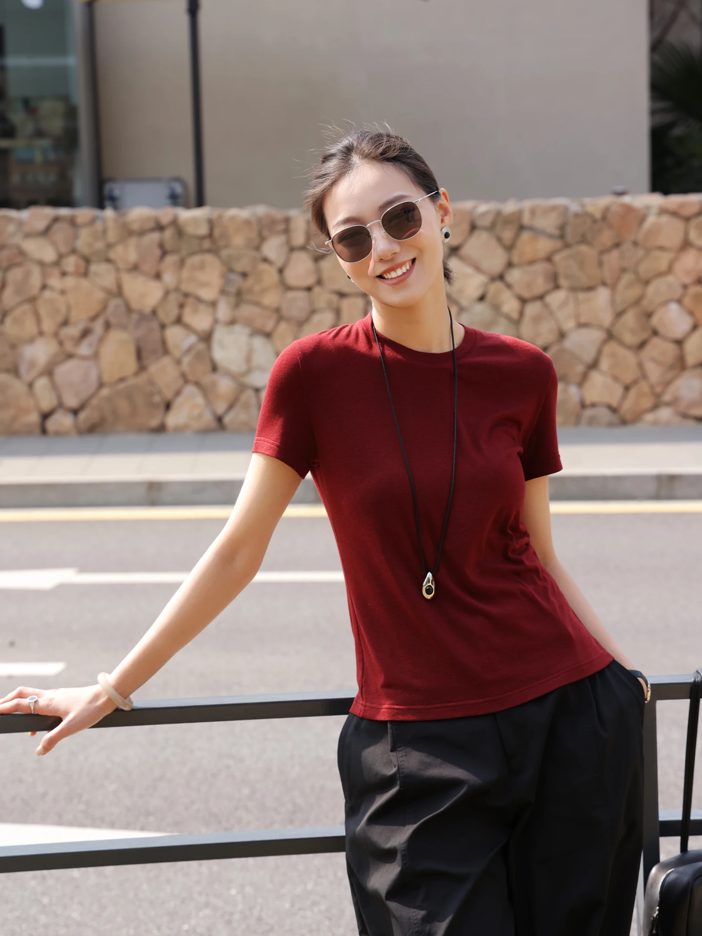 Slim Fit round Neck Short Sleeve Women's T-Shirt Summer New Style Pure Color Lyocell Fiber Breathable Comfortable Casual Top
Slim Fit round Neck Short Sleeve Women's T-Shirt Summer New Style Pure Color Lyocell Fiber Breathable Comfortable Casual Top