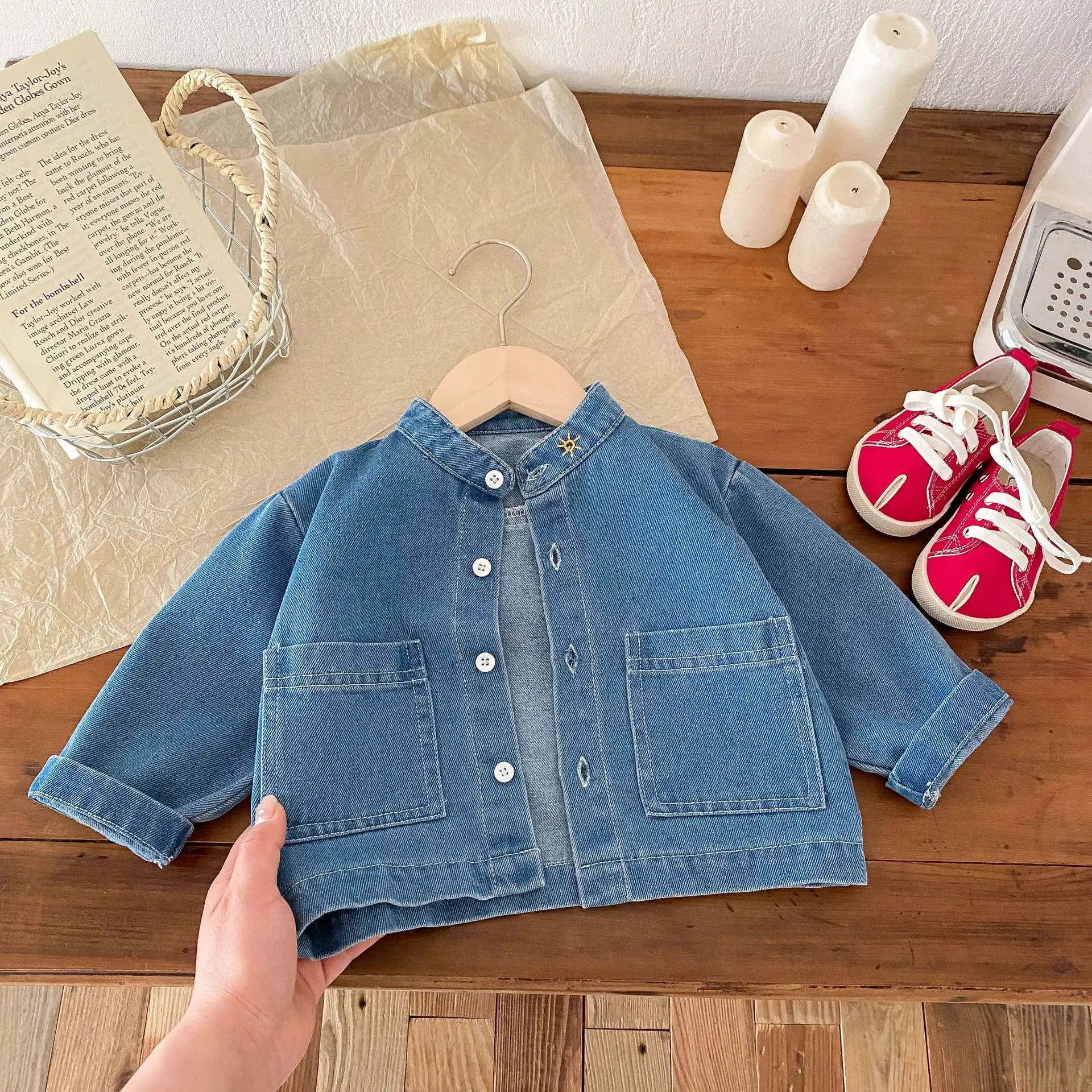 Children's denim jacket 0-5 years old, spring Korean children's clothing, boys' simple solid color top, baby spring fashion tren
Children's denim jacket 0-5 years old, spring Korean children's clothing, boys' simple solid color top, baby spring fashion tren