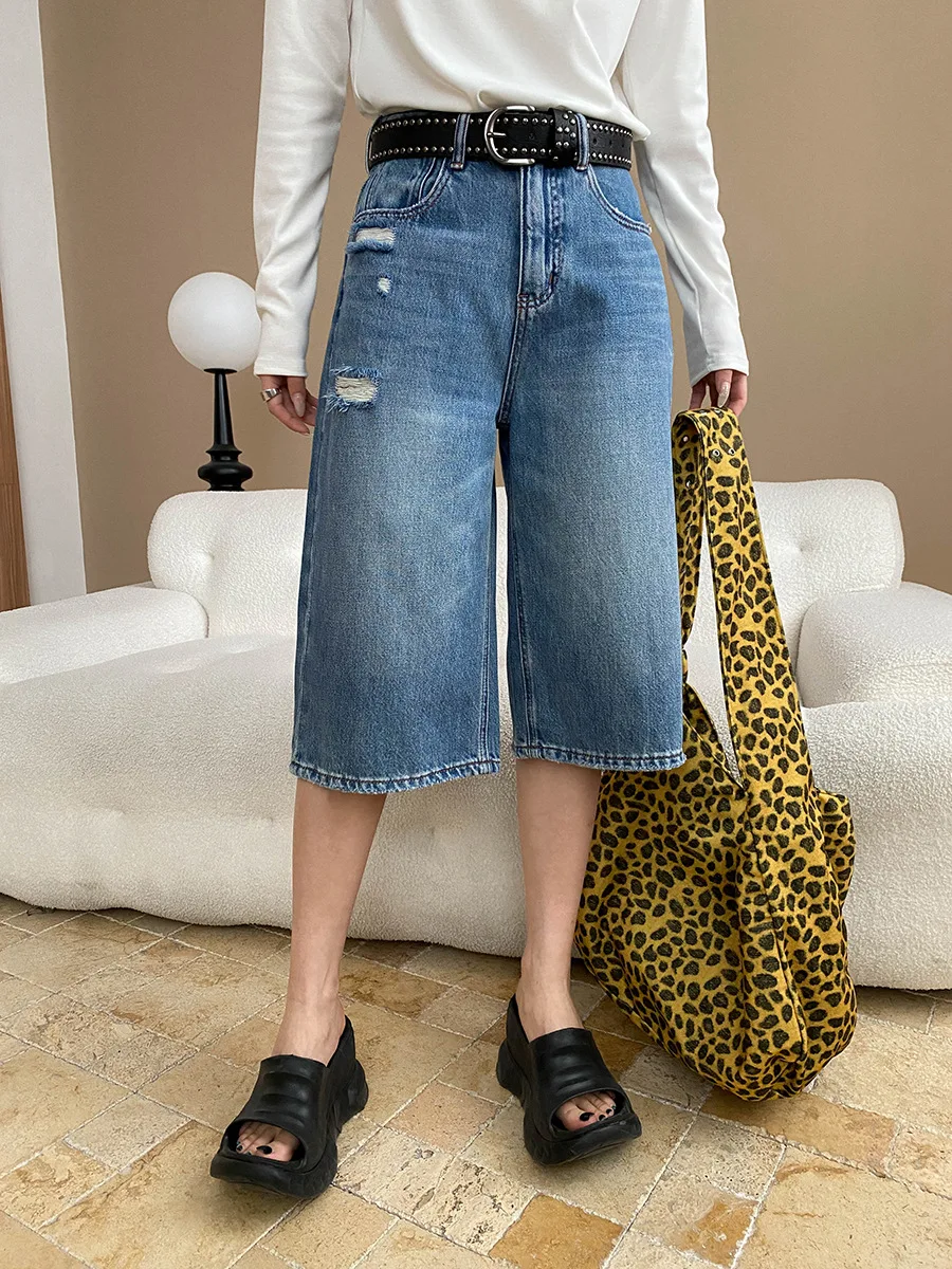 Spring and summer women's casual solid color high waist perforated decorative jeans
Spring and summer women's casual solid color high waist perforated decorative jeans