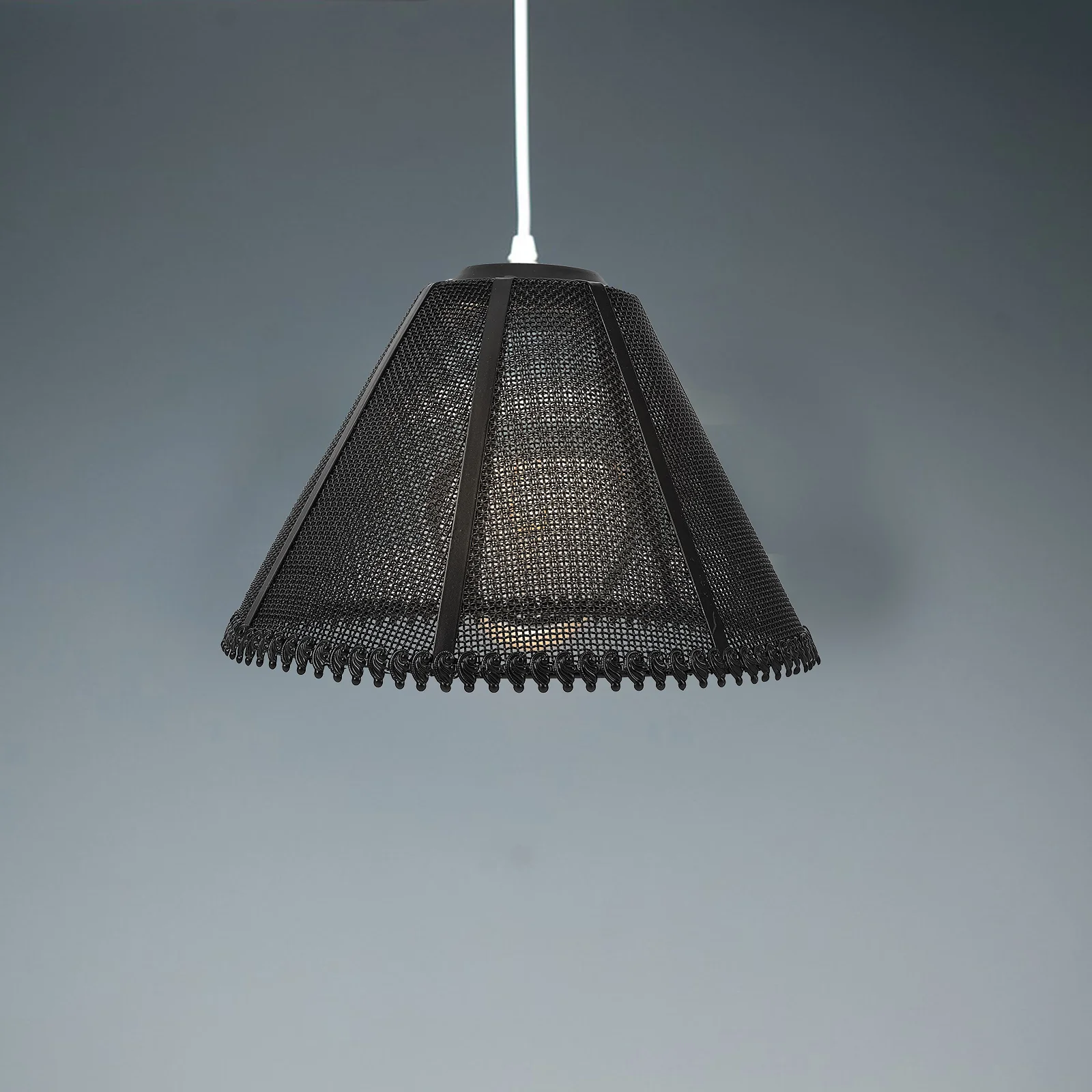 Wrought Iron Lampshade 180x115mm Pendant for Restaurant Hotel Decorative Metal Light Covers Industrial Style Lamp
Wrought Iron Lampshade 180x115mm Pendant for Restaurant Hotel Decorative Metal Light Covers Industrial Style Lamp