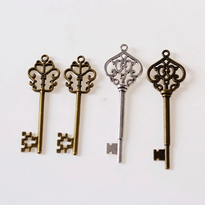 Ancient silver key seahorse flower shape key pendant necklace clothing decoration pendant DIY alloy jewelry accessories
Ancient silver key seahorse flower shape key pendant necklace clothing decoration pendant DIY alloy jewelry accessories