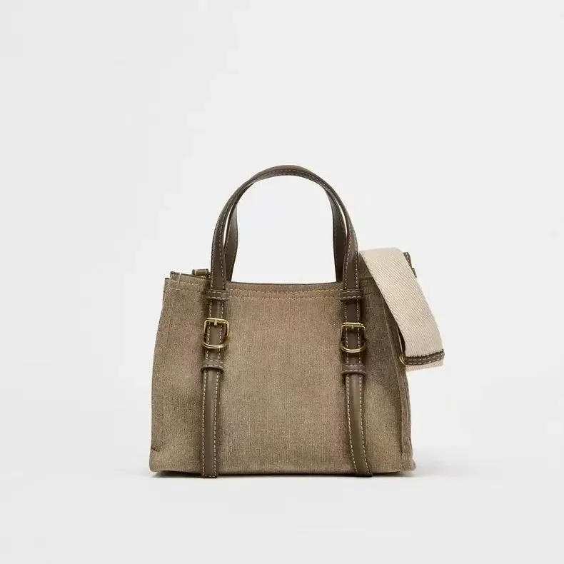 2025 Luxury Designer Tote Bag Fashion Ladies Handbags Versatile Shoulder Bags Brands Shopper Purses Casual Simple Crossbody Bags
2025 Luxury Designer Tote Bag Fashion Ladies Handbags Versatile Shoulder Bags Brands Shopper Purses Casual Simple Crossbody Bags