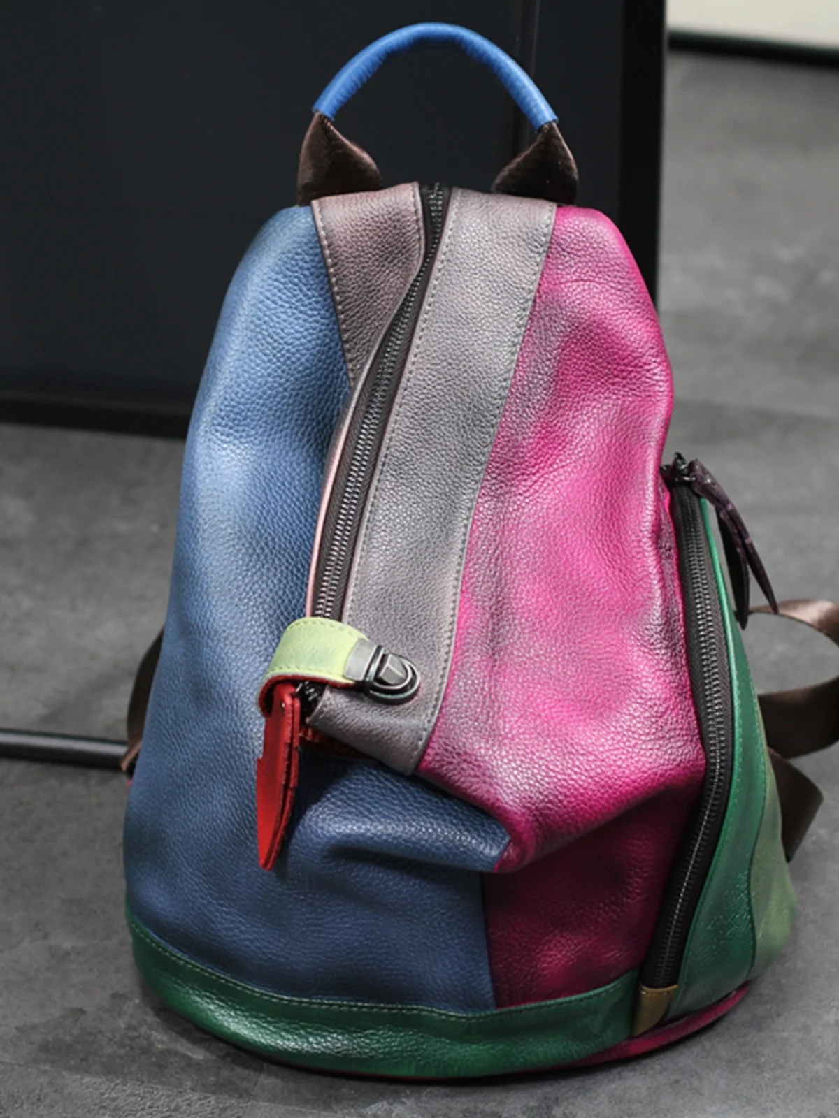 Retro Forest Style Pure Leather Backpack Large Capacity Color Block Soft Cowhide Genuine Leather Backpack for Youth Daily Use
Retro Forest Style Pure Leather Backpack Large Capacity Color Block Soft Cowhide Genuine Leather Backpack for Youth Daily Use