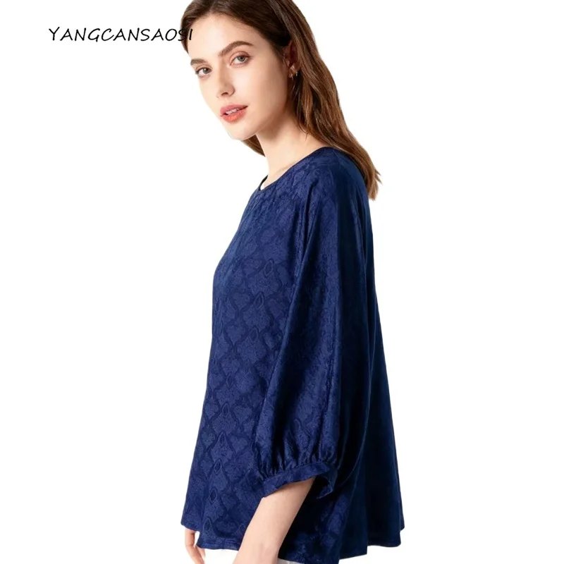 Luxury Deep Gemstone Blue Versatile 100% Natural Mulberry Silk HuaLuo Jacquard Satin Round Neck Lantern Sleeves Loose T-shirt
Luxury Deep Gemstone Blue Versatile 100% Natural Mulberry Silk HuaLuo Jacquard Satin Round Neck Lantern Sleeves Loose T-shirt