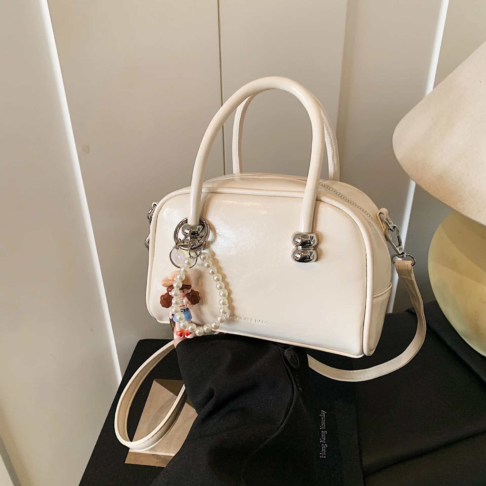 2025 Retro Women's Crossbody Bag - Fashionable Pillow Shoulder Bag, Soft Leather Handbag, Trendy Bread Purse, Casual Chic
2025 Retro Women's Crossbody Bag - Fashionable Pillow Shoulder Bag, Soft Leather Handbag, Trendy Bread Purse, Casual Chic
