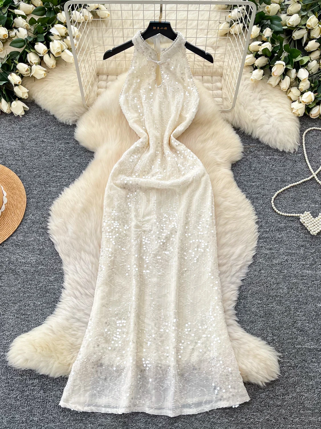 Elegant Sequin Bridesmaid Dress Women's Slim Fit Backless Long Dress Versatile Neck Hanging High Waist A-Line Skirt Korean Style
Elegant Sequin Bridesmaid Dress Women's Slim Fit Backless Long Dress Versatile Neck Hanging High Waist A-Line Skirt Korean Style