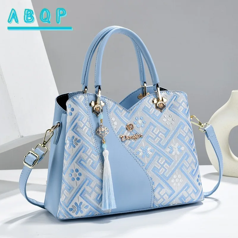New Women's Handbag Personalized Fashion Women's Shoulder Messenger Bag Luxury Brand Large Capacity Women's Bag High Quality
New Women's Handbag Personalized Fashion Women's Shoulder Messenger Bag Luxury Brand Large Capacity Women's Bag High Quality