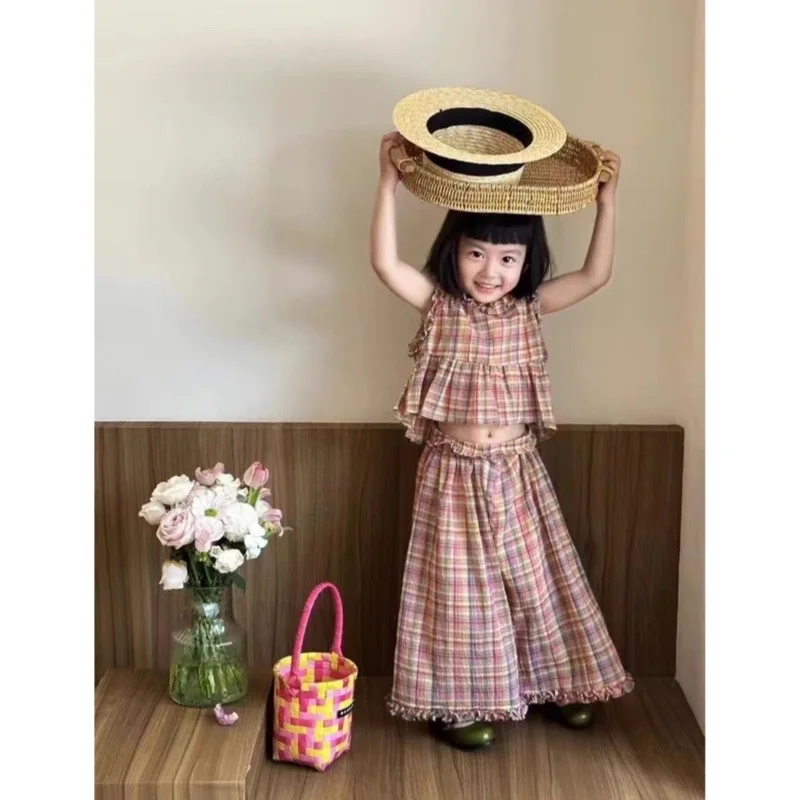 Jenny&Dave Wood ear lace plaid set for girls' summer new colorful candy color sleeveless shirt and pants for girls
Jenny&Dave Wood ear lace plaid set for girls' summer new colorful candy color sleeveless shirt and pants for girls