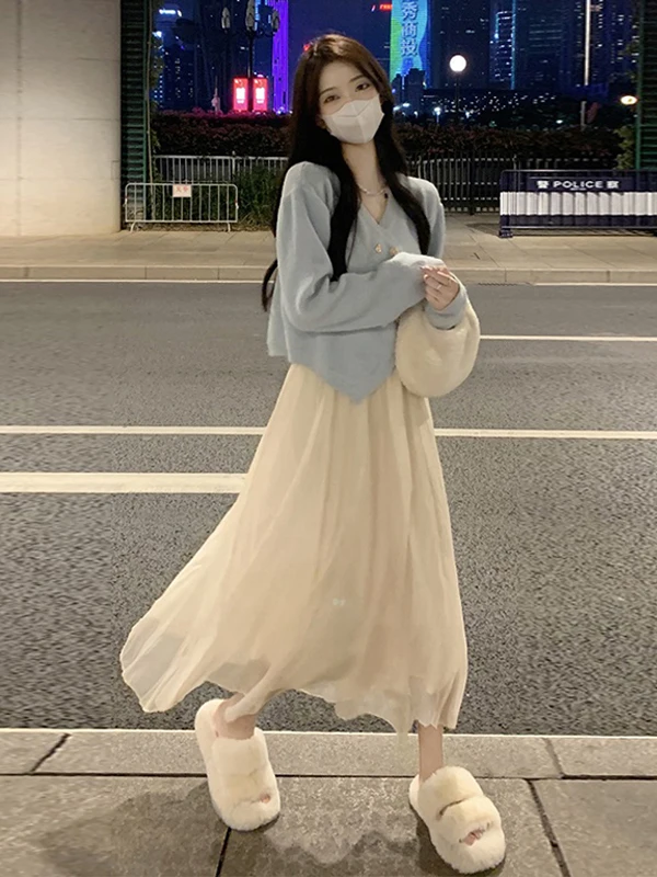 Early Autumn Women's Tea System Knitted Sweater And Skirt Set High-End Feeling Long Sve V-Ne Loose Fit Faionable Two-P...
Early Autumn Women's Tea System Knitted Sweater And Skirt Set High-End Feeling Long Sve V-Ne Loose Fit Faionable Two-P...