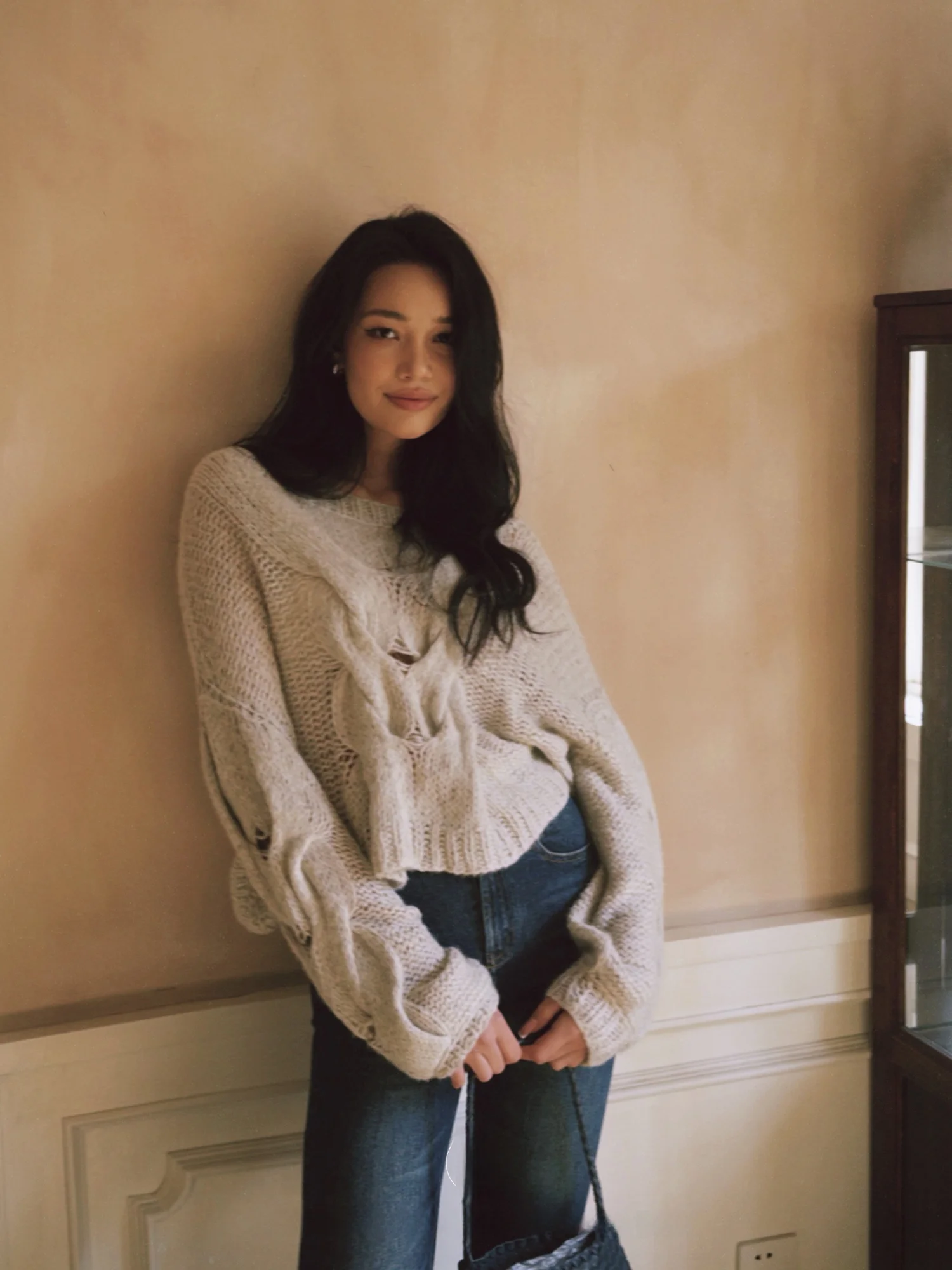 Betchow ort Knitted Woolen Sweater Original Color Cry Beige Twist Knot Design Fem Casual Faion Spring Collection
Betchow ort Knitted Woolen Sweater Original Color Cry Beige Twist Knot Design Fem Casual Faion Spring Collection