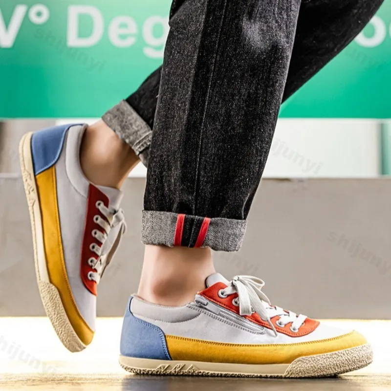 Модная трендовая парусиновая повседневная обувь для мужчин, новинка лета 2025 года, универсальная удобная спортивная обувь с цветными блоками, низкие кроссовки на плоской подошве 
Модная трендовая парусиновая повседневная обувь для мужчин, новинка лета 2025 года, универсальная удобная спортивная обувь с цветными блоками, низкие кроссовки на плоской подошве