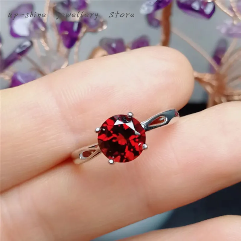 New fashion all-match 925 silver inlaid natural garnet ring, simple and exquisite, wedding accessories
New fashion all-match 925 silver inlaid natural garnet ring, simple and exquisite, wedding accessories