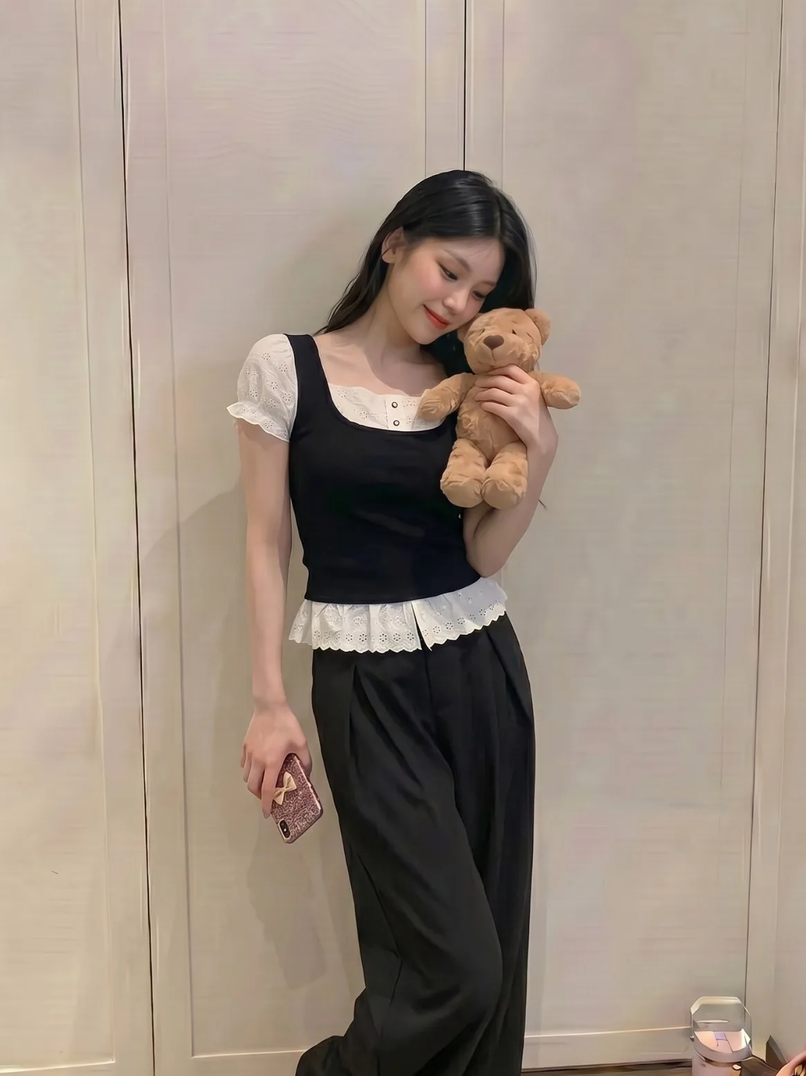 French Style Short Sleeve Lace T-Shirt Women's Design Sensation College Style Bubble Sleeve Fake Two-Piece Top Casual Wear
French Style Short Sleeve Lace T-Shirt Women's Design Sensation College Style Bubble Sleeve Fake Two-Piece Top Casual Wear
