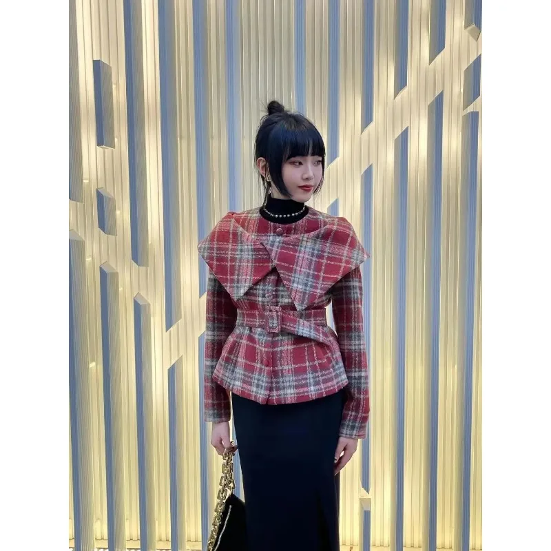 Шерстяная куртка в клетку во французском стиле ретро для женщин осенью и зимой, новое модное темпераментное короткое пальто, облегающее талию
Шерстяная куртка в клетку во французском стиле ретро для женщин осенью и зимой, новое модное темпераментное короткое пальто, облегающее талию