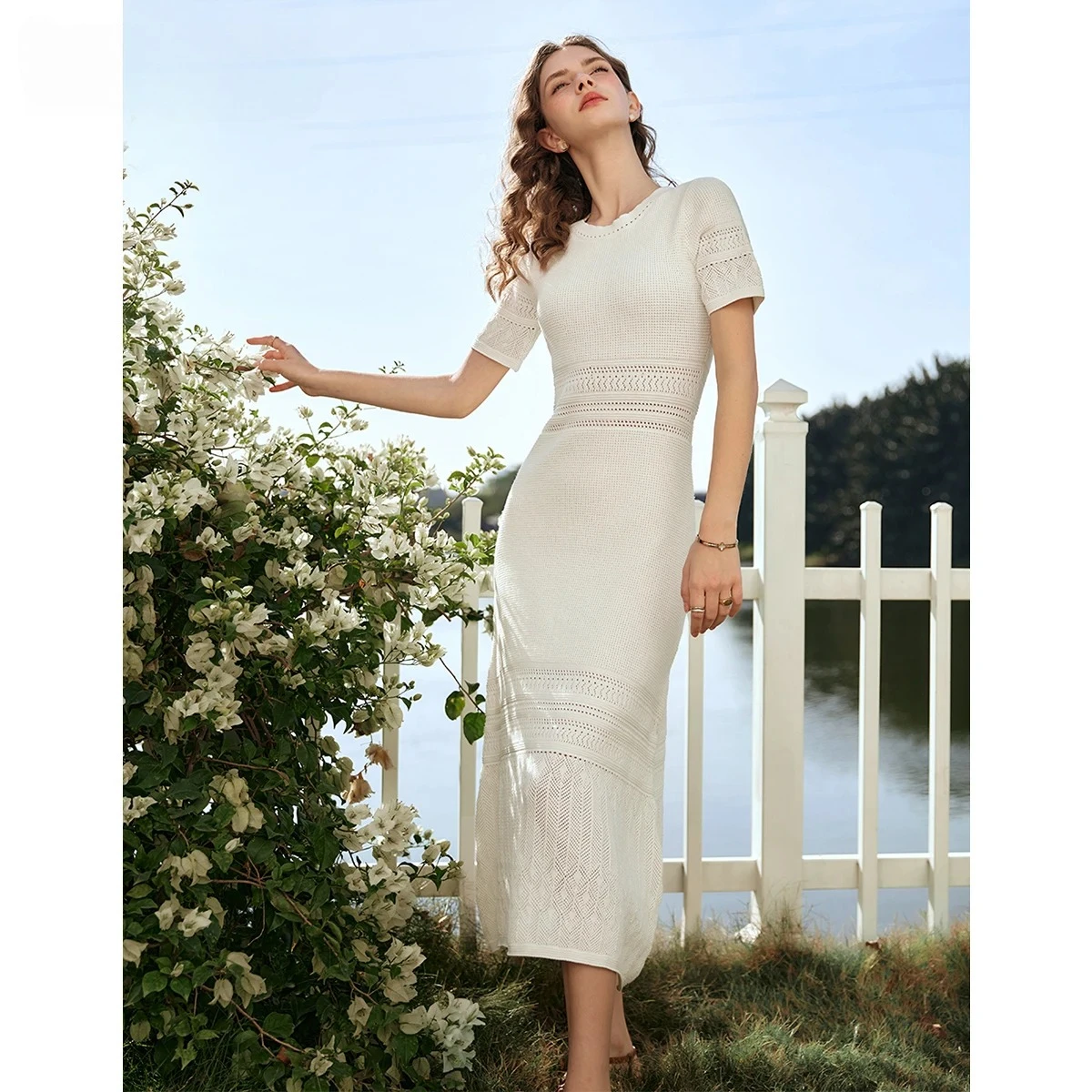 2026 New Elegant Hollow Waist Slim Casual Long Dress OLrain French Style White Short Sleeve Knitted Midi Dress Women
2026 New Elegant Hollow Waist Slim Casual Long Dress OLrain French Style White Short Sleeve Knitted Midi Dress Women
