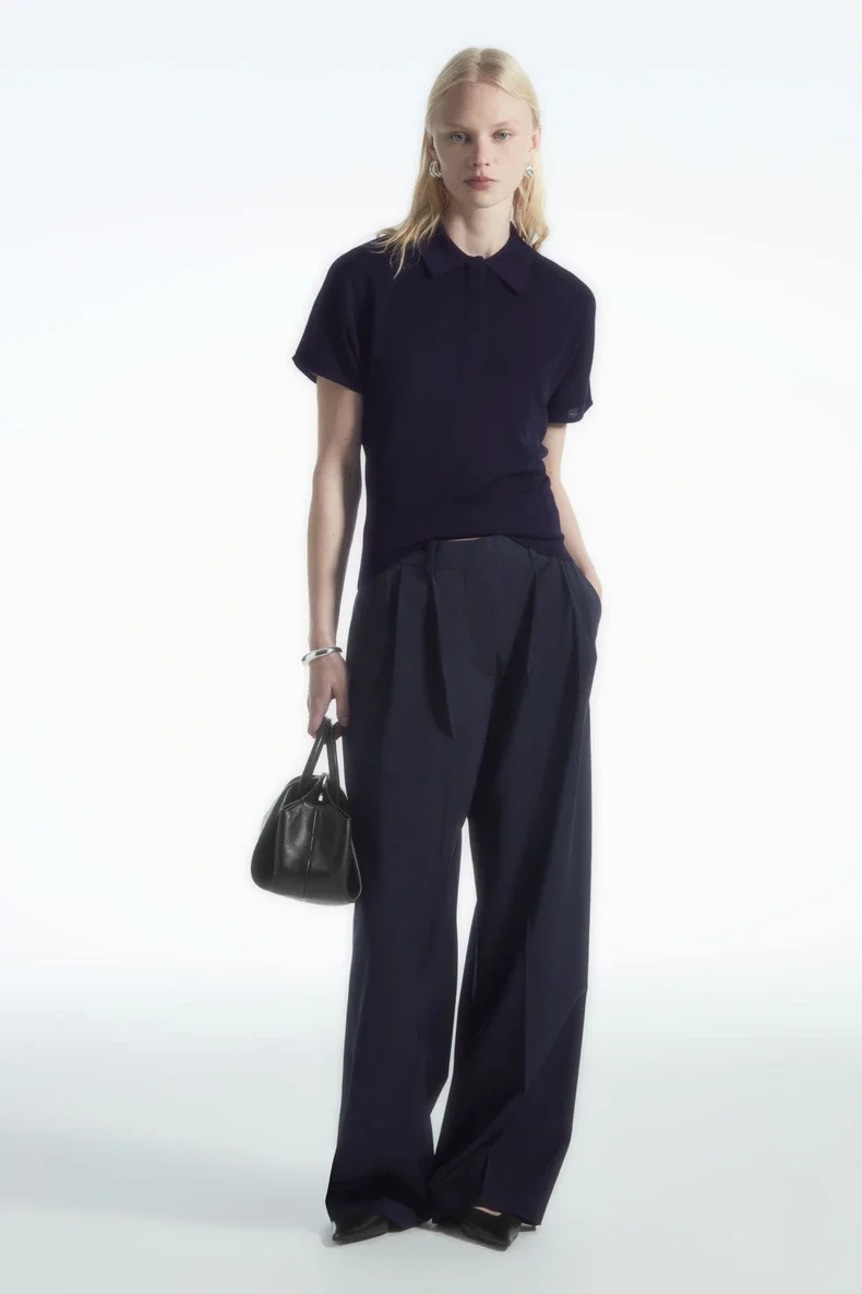 Ethereal MD 2025 YAZHIMEI spring new style of women's casual standard edition dark navy blue batsleeve knitted POLO shirt
Ethereal MD 2025 YAZHIMEI spring new style of women's casual standard edition dark navy blue batsleeve knitted POLO shirt