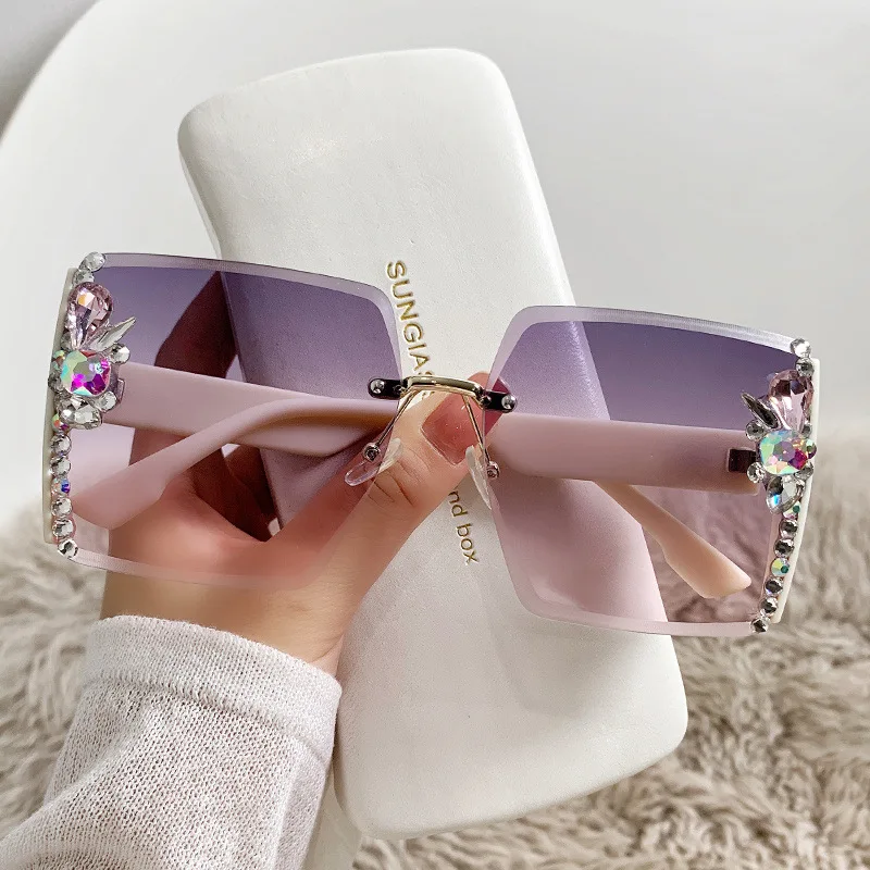 Y2K Luxury Diamond Glasses Effect Lady Heart Lenses Sunglasses for Women Driving Eyeglass Female Sun Glasses Black Eyewear
Y2K Luxury Diamond Glasses Effect Lady Heart Lenses Sunglasses for Women Driving Eyeglass Female Sun Glasses Black Eyewear