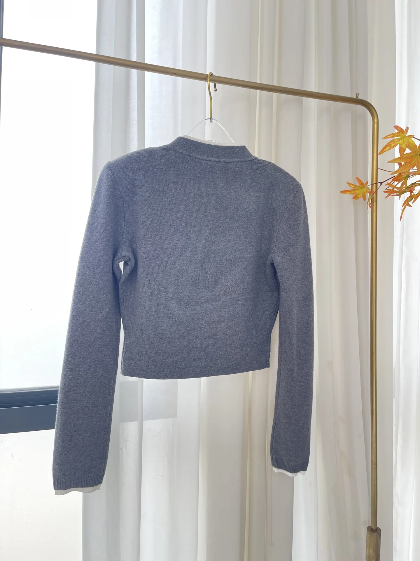 2025 Новые милые серые кардиганы с длинными рукавами
2025 Новые милые серые кардиганы с длинными рукавами