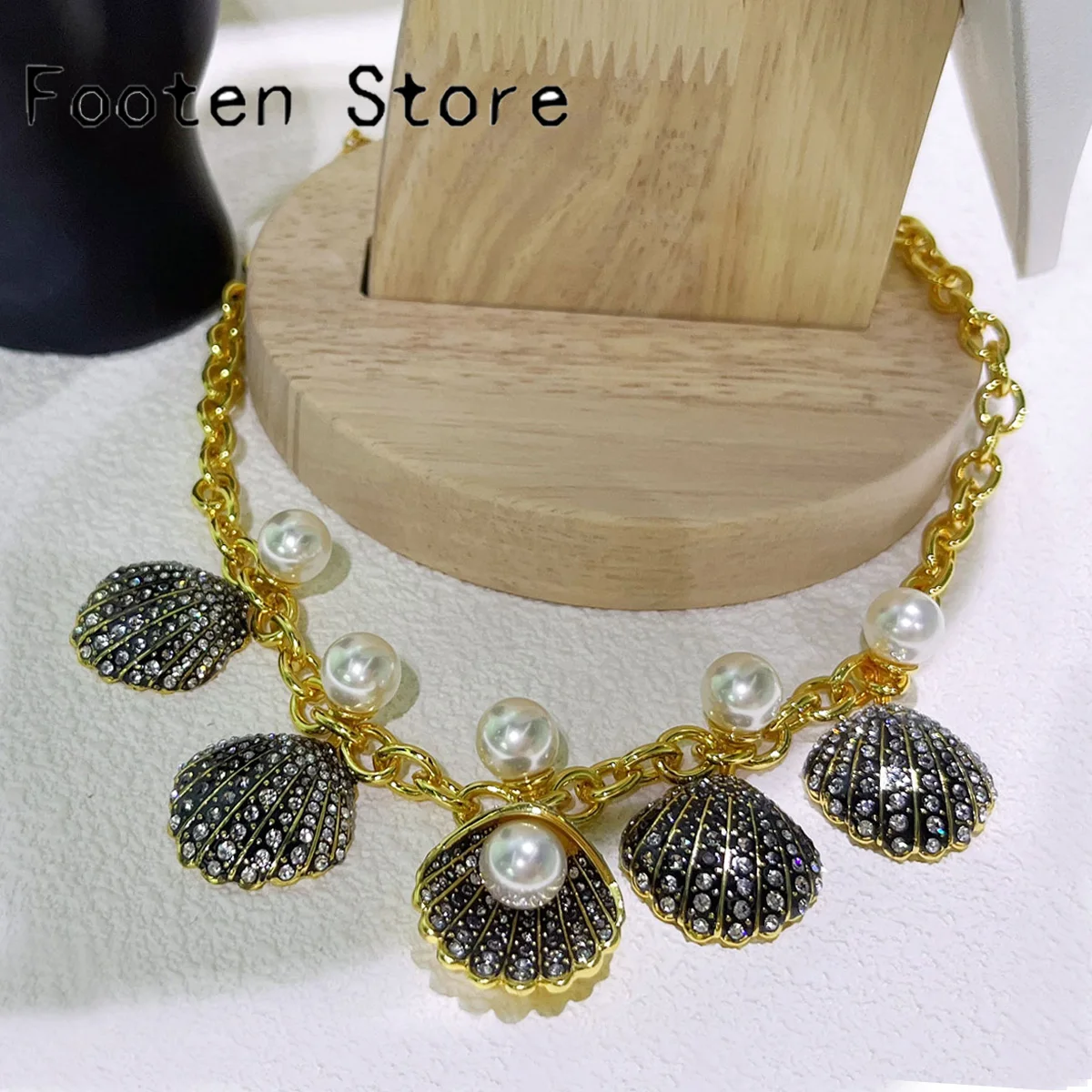 Original 2024 New Trend Fine Jewelry Set Charm Shell Pendant Crystal Fashion Luxury Necklace Ring Earring for Women's Party Gift
Original 2024 New Trend Fine Jewelry Set Charm Shell Pendant Crystal Fashion Luxury Necklace Ring Earring for Women's Party Gift