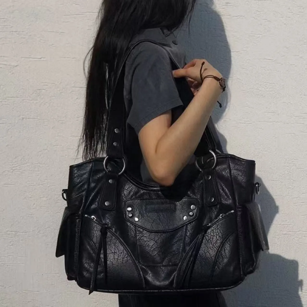 Women Y2K Moto Tote Bag, Adjustable Strap,Distressed Leather Studded Shoulder Handbag Large Multi Pocket Crossbody Purse
Women Y2K Moto Tote Bag, Adjustable Strap,Distressed Leather Studded Shoulder Handbag Large Multi Pocket Crossbody Purse