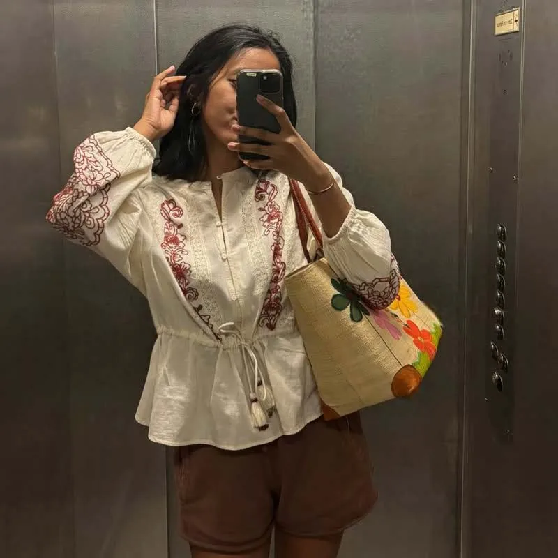 YENKYE Women Floral Embroidery Drawstring Waist Blouse Vintage Puff Sleeve Round Neck Loose Casual Tops Streetwear Lady Shirts
YENKYE Women Floral Embroidery Drawstring Waist Blouse Vintage Puff Sleeve Round Neck Loose Casual Tops Streetwear Lady Shirts