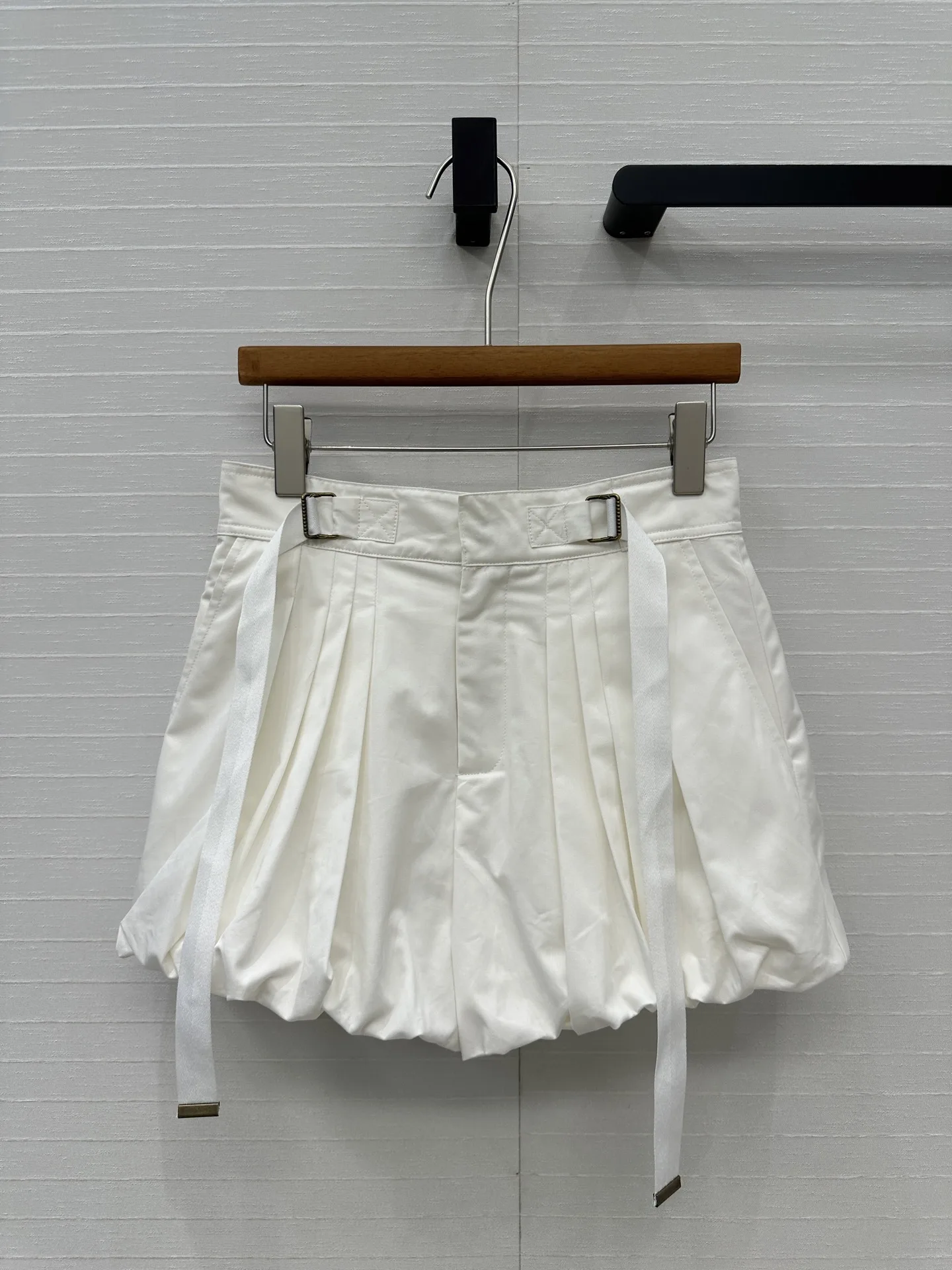 25 new woven lantern shorts high waisted pleated flower bud pants Woman Clothes Shorts
25 new woven lantern shorts high waisted pleated flower bud pants Woman Clothes Shorts