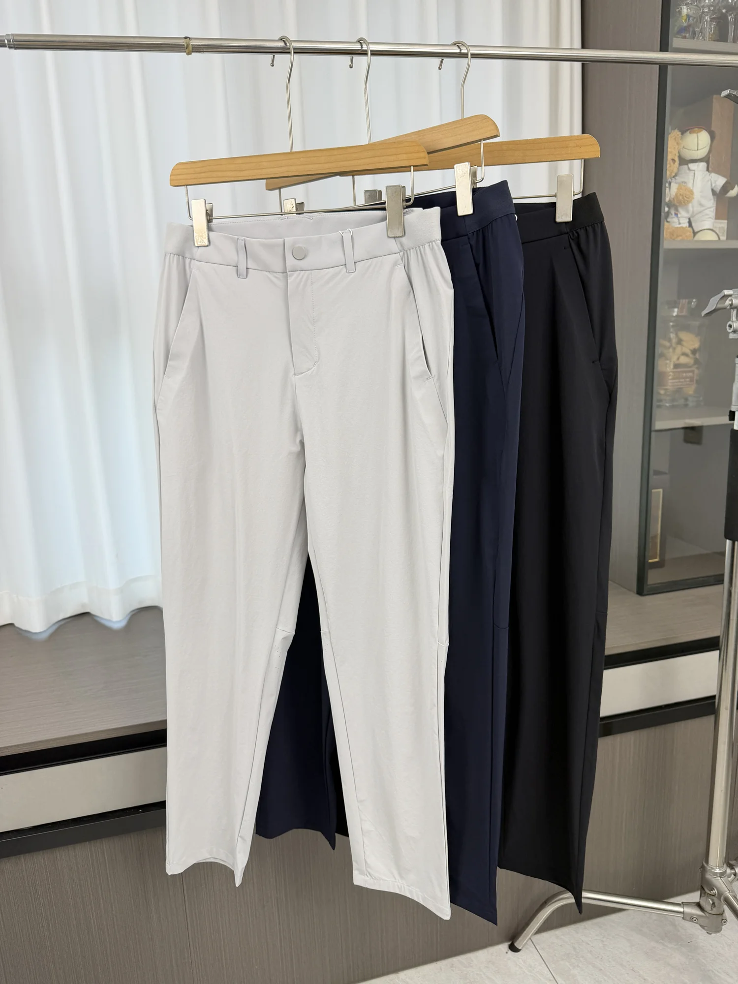 Outdoor Men's Casual Hiking Pants Elastic Waterproof Breathable Wear Resistant Spring Seasonal Long Trousers Straight Leg Style
Outdoor Men's Casual Hiking Pants Elastic Waterproof Breathable Wear Resistant Spring Seasonal Long Trousers Straight Leg Style