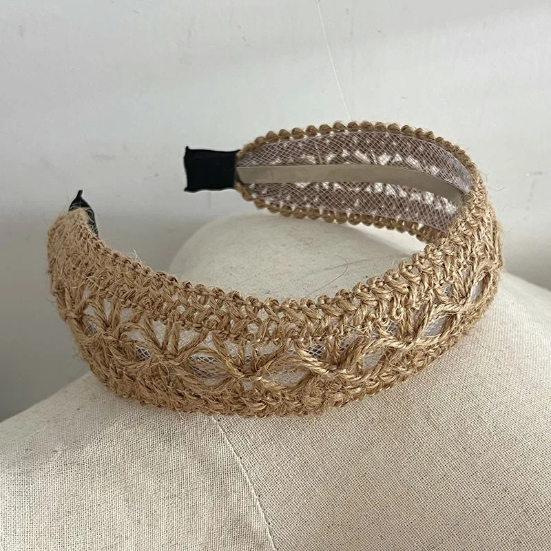 1Pcs women's straw hollow headband, wide-brimmed headband, bohemian style, women's hair accessories. Suitable for daily leisure, Hawaii, beach vacation, travel wear.
1Pcs women's straw hollow headband, wide-brimmed headband, bohemian style, women's hair accessories. Suitable for daily leisure, Hawaii, beach vacation, travel wear.