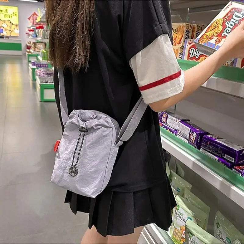 Модная новая нейлоновая сумка через плечо на шнурке, спортивная водонепроницаемая милая многофункциональная, износостойкая, для хранения
Модная новая нейлоновая сумка через плечо на шнурке, спортивная водонепроницаемая милая многофункциональная, износостойкая, для хранения