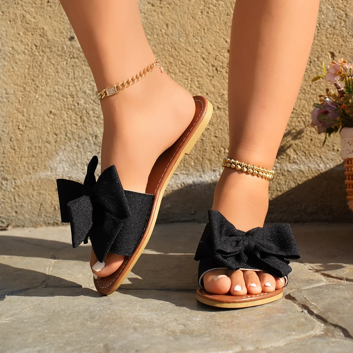 Bow flat-bottomed slippers women's home sandals round head slippers women
Bow flat-bottomed slippers women's home sandals round head slippers women