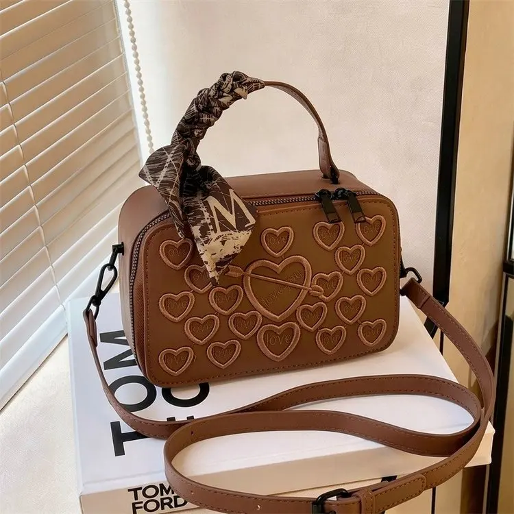 Новинка 2026: Модная женская сумка-тоут однотонного цвета, легкая, нишевая, для повседневных поездок на работу
Новинка 2026: Модная женская сумка-тоут однотонного цвета, легкая, нишевая, для повседневных поездок на работу