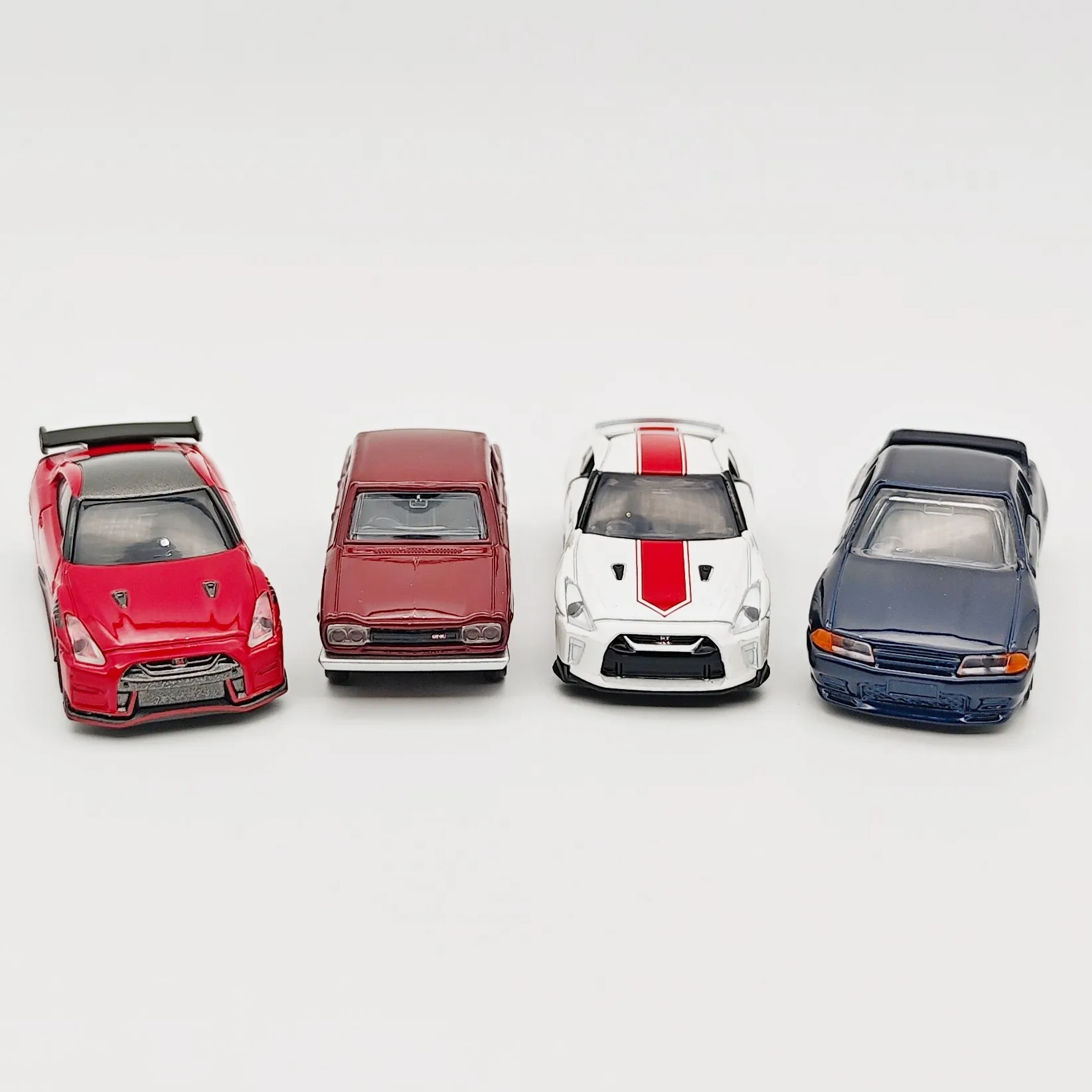 Takara Tomy Alloy Set -Nissan GT-R 50th anniversary alloy Model Car for Boys' Toy Vehicle Collection and Decoration Gift
Takara Tomy Alloy Set -Nissan GT-R 50th anniversary alloy Model Car for Boys' Toy Vehicle Collection and Decoration Gift