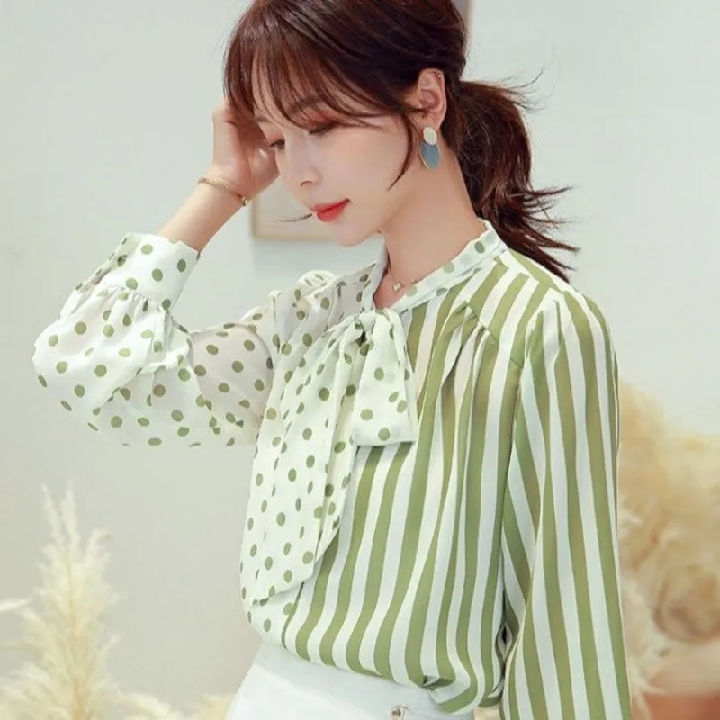 Femme Spring Summer Fashion Korean Button Drawstring Solid Color Polo Collar Women Shirts All-match Appear Thin Long Sleeve Tops
Femme Spring Summer Fashion Korean Button Drawstring Solid Color Polo Collar Women Shirts All-match Appear Thin Long Sleeve Tops