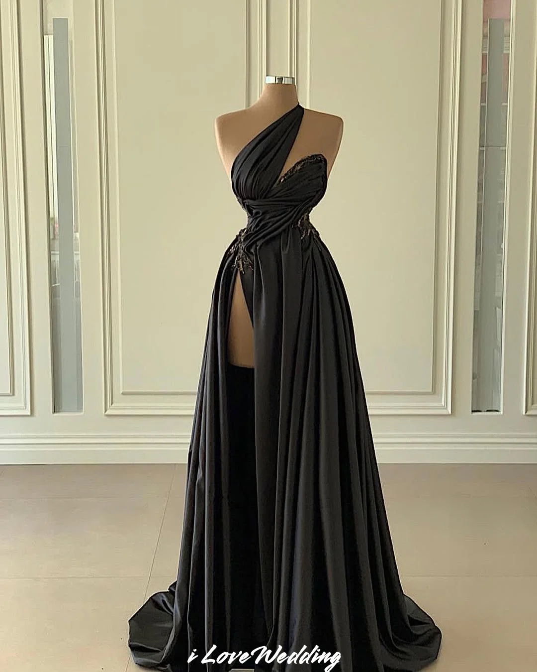 Black One Shoulder Prom Dress 2025 Sleeveless Satin Pleats Beaded Mermaid Sweep Train Side Split Wedding Party Dress Customized
Black One Shoulder Prom Dress 2025 Sleeveless Satin Pleats Beaded Mermaid Sweep Train Side Split Wedding Party Dress Customized
