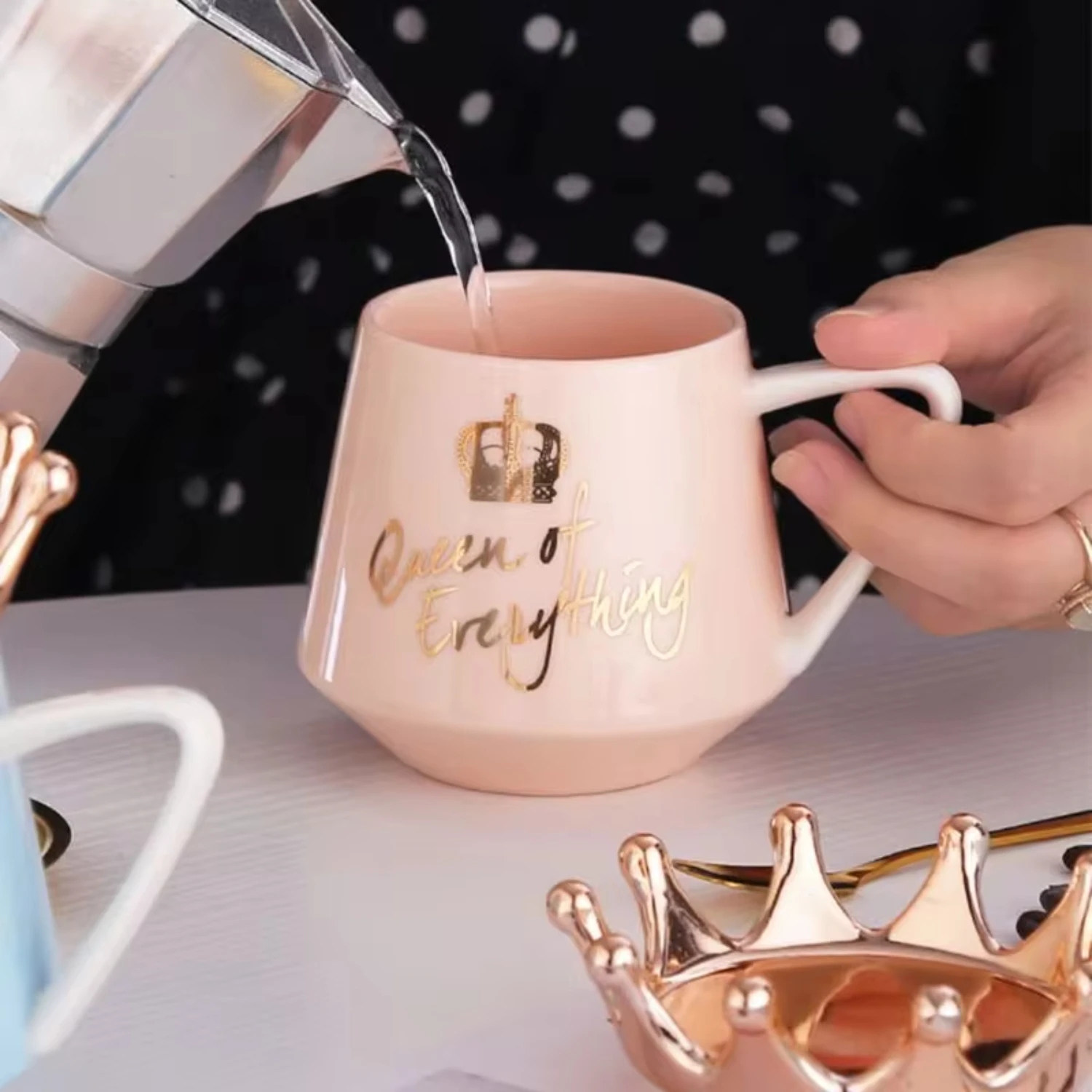 Creative Nordic Crown Mug Personalized Trendy with Spoon Coffee Cup Office Student Ceramic Cups
Creative Nordic Crown Mug Personalized Trendy with Spoon Coffee Cup Office Student Ceramic Cups