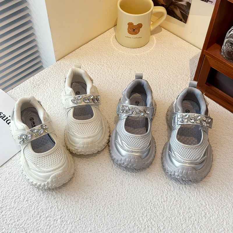 2025 Spring Summer Classic Girls Casual Shoes with Rhinestone Kids Crystal Breathable Sneakers Air Mesh Fashion Soft Sole Shoes
2025 Spring Summer Classic Girls Casual Shoes with Rhinestone Kids Crystal Breathable Sneakers Air Mesh Fashion Soft Sole Shoes