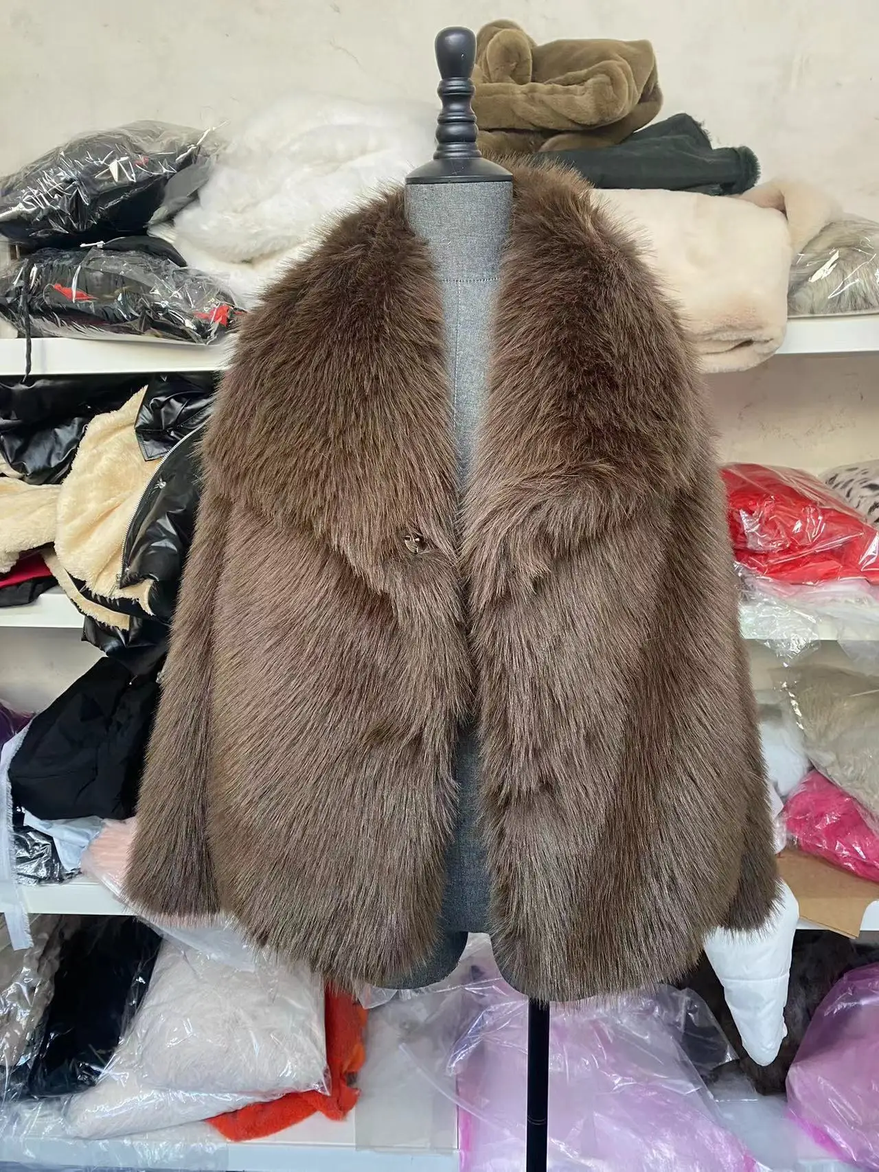 Женская длинная куртка с лацканами, модное толстое теплое однотонное пальто с длинными рукавами, утепленная женская новая верхняя одежда, новинка 2023 года
Женская длинная куртка с лацканами, модное толстое теплое однотонное пальто с длинными рукавами, утепленная женская новая верхняя одежда, новинка 2023 года