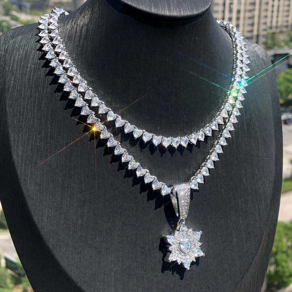 2025 New Iced Out Heart CZ Rectangle Stone Paved Star Sunshine Pendant Jewelry Sexangle Hexagon Type Rope Chain Women Necklace
2025 New Iced Out Heart CZ Rectangle Stone Paved Star Sunshine Pendant Jewelry Sexangle Hexagon Type Rope Chain Women Necklace